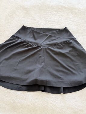 Black Criss Cross Waist Activewear Skort with pockets size Medium Women’s